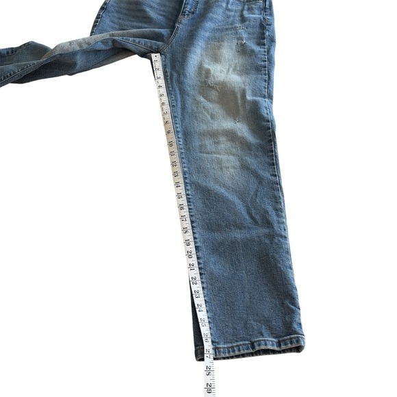 Time and Tru Women’s High Rise Relaxed Boyfriend Jeans Size 6 - Picture 9 of 11